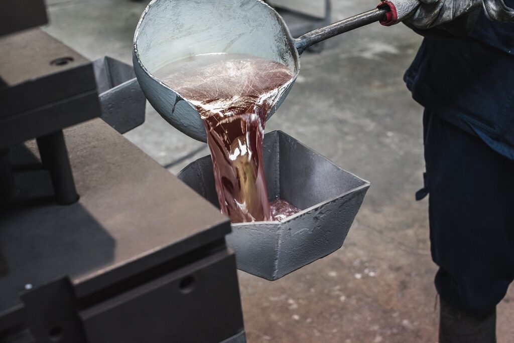 Moulage coquille basculée (remplissage d'un bassin)