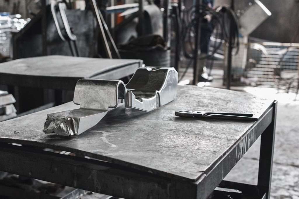 Pièce d'aspect en aluminium (peau de pièce grain polissage)