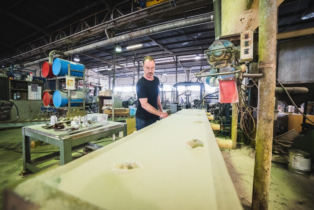 Pièce de grande dimension en moulage sable (sable PEPSET remmoulage décochage)